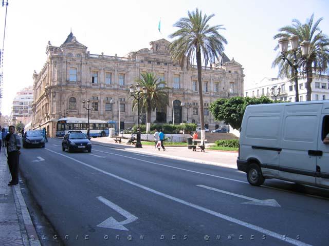 VOYAGE ORAN SEPTEMBRE 2006 20 10 sept. 06 - matin - MAIRIE SIEGE DE L APC.JPG